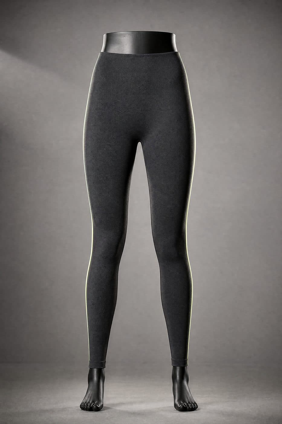 Yoga Legging High-Rise — No centre-front seam at all. Squat-proof: pass.
